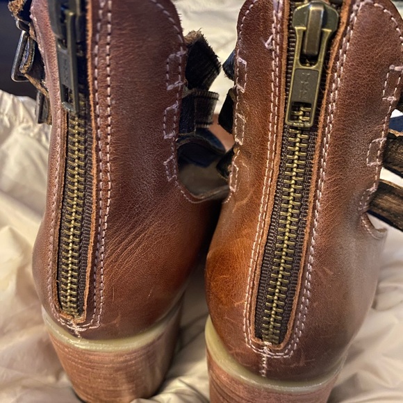 Freebird By Steven Randi Rose Size 8 - Picture 2 of 5